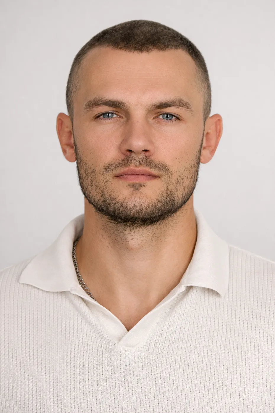 Олексій — майстер Bionika, настінні та касетні кондиціонери