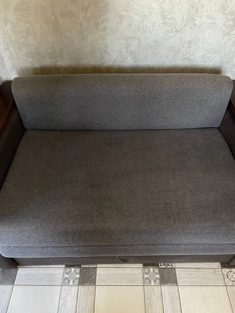 Чистий диван після хімчистки Bionika