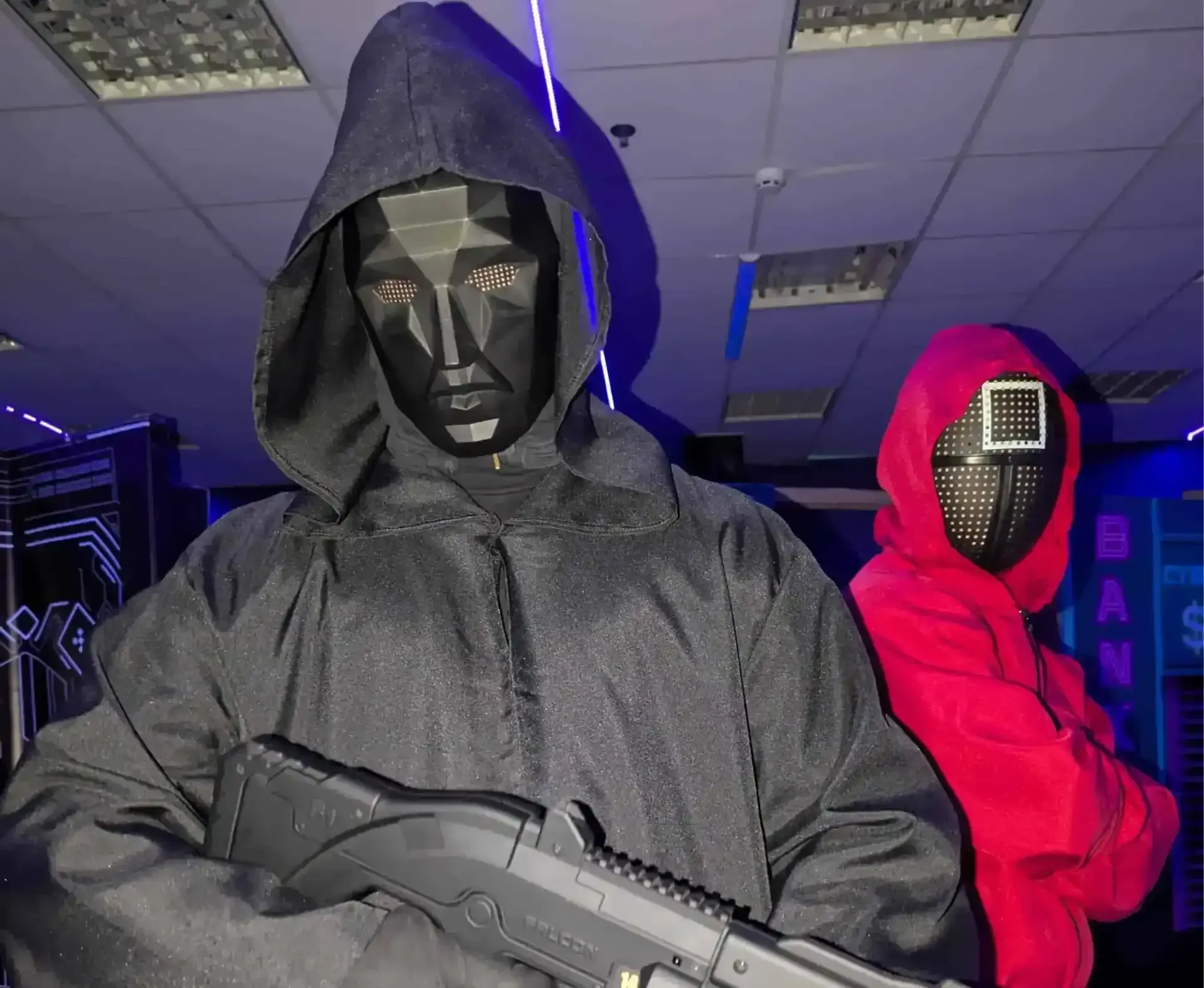 Програма Хованки в темряві в клубі Авалон