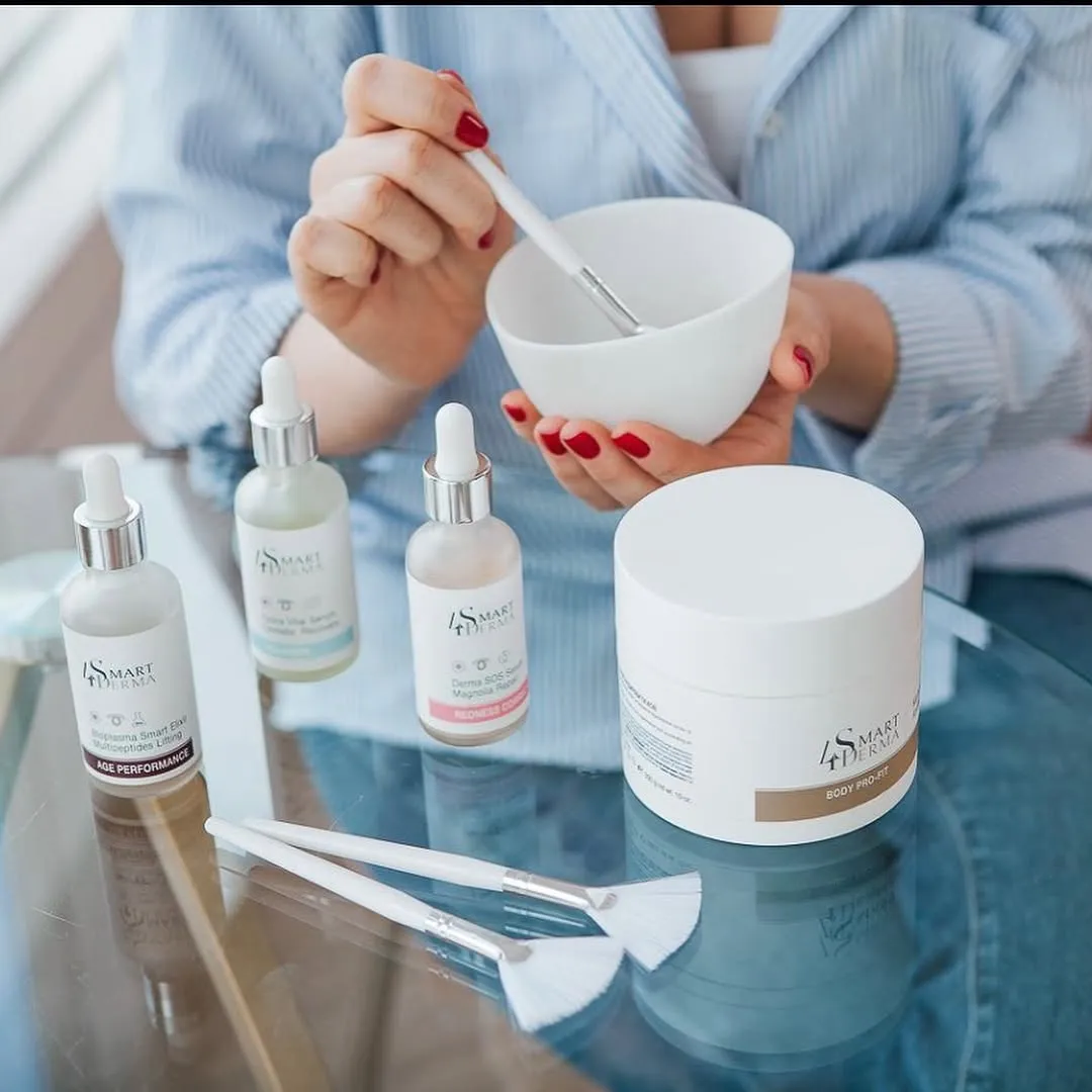 Косметологічна процедура з професійними засобами Smart Derma — салон Ely's