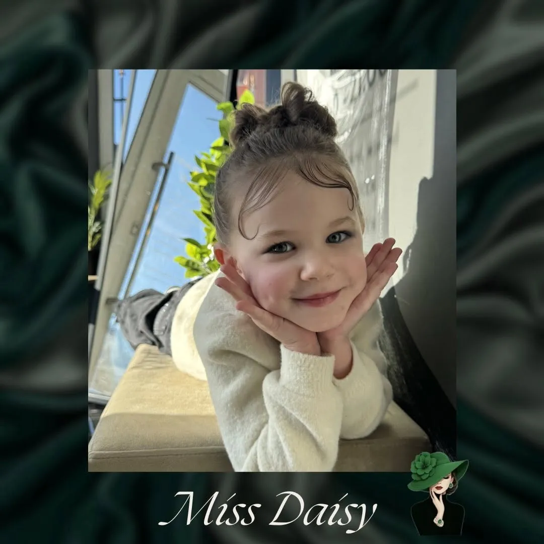 Дитяча зачіска з віночком — Miss Daisy робить красу для всіх