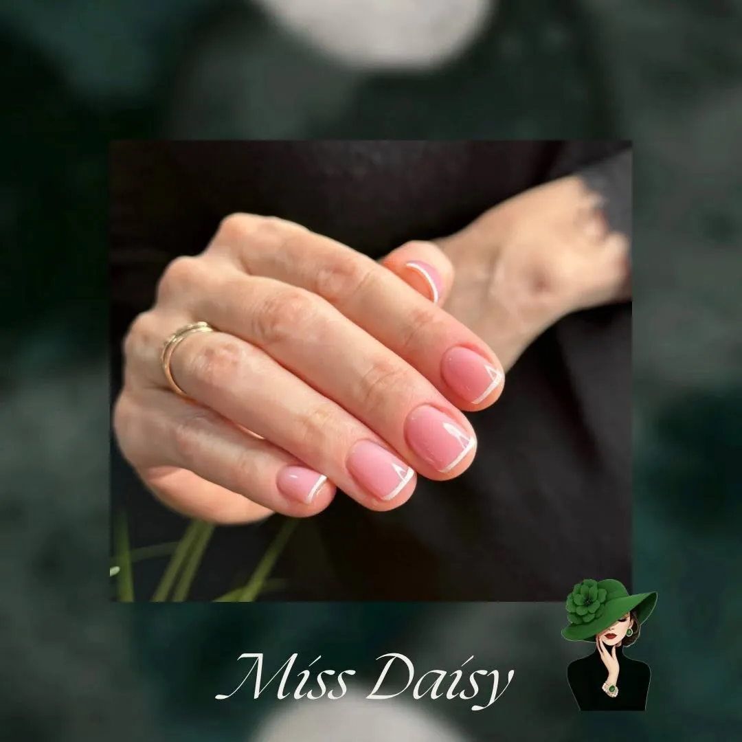 Ніжний френч-манікюр від майстрів Miss Daisy