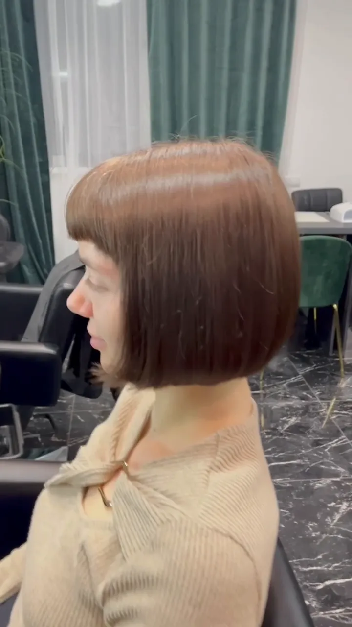 Стрижка каре з чолкою