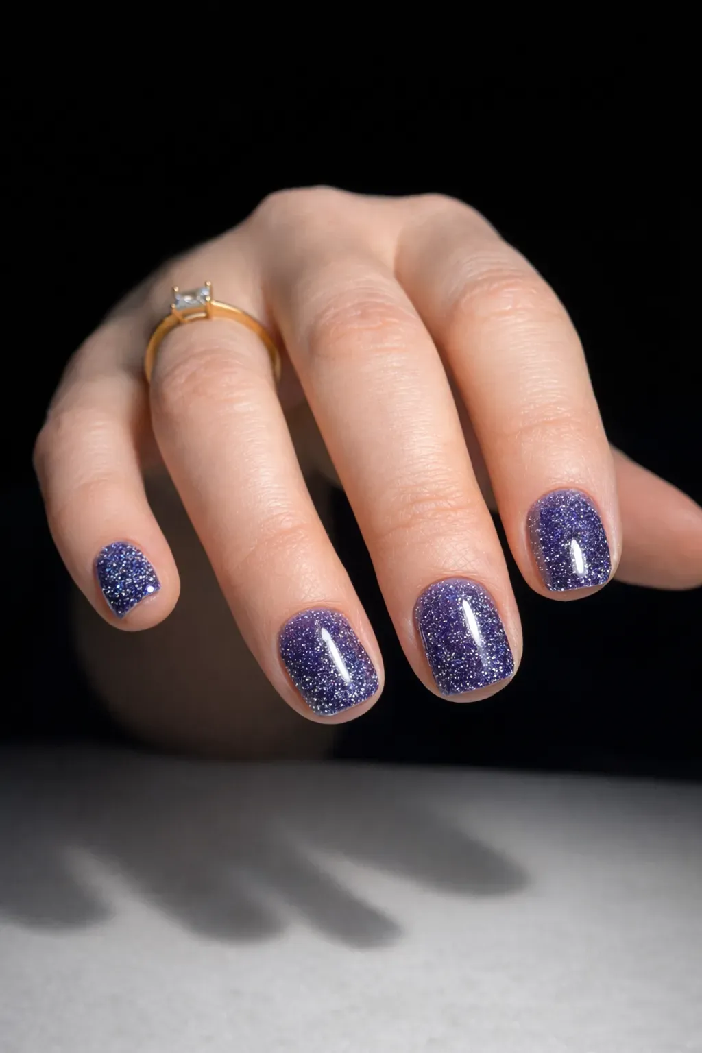 Фіолетово-синє покриття з блискітками — ефект зоряного неба
