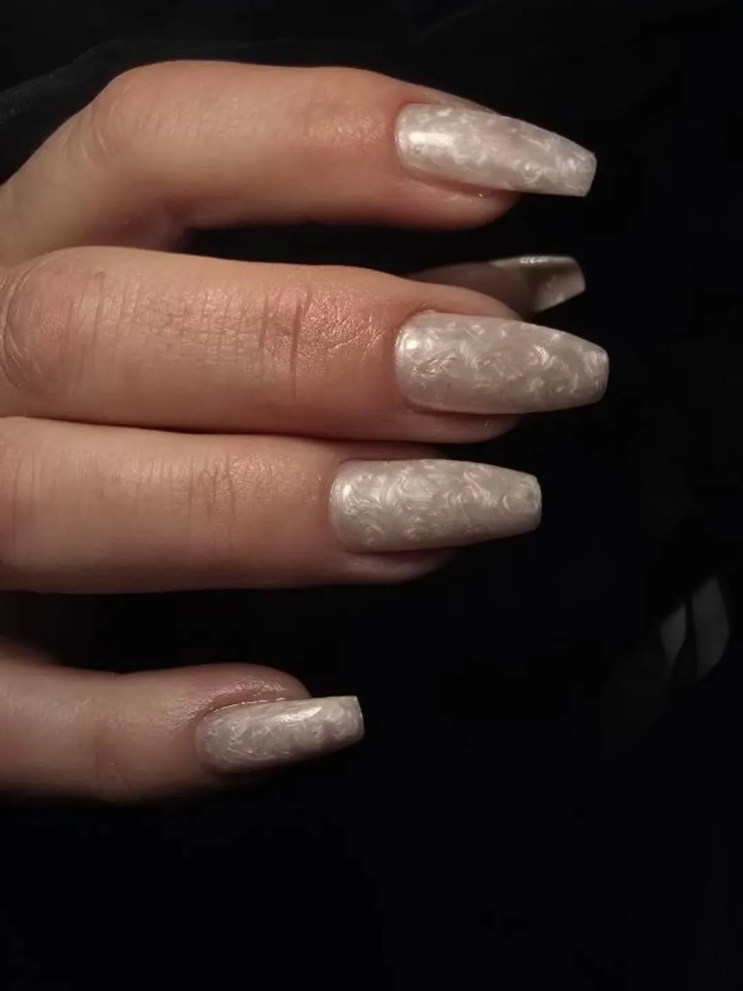 Дизайнерський манікюр з мармуровим візерунком