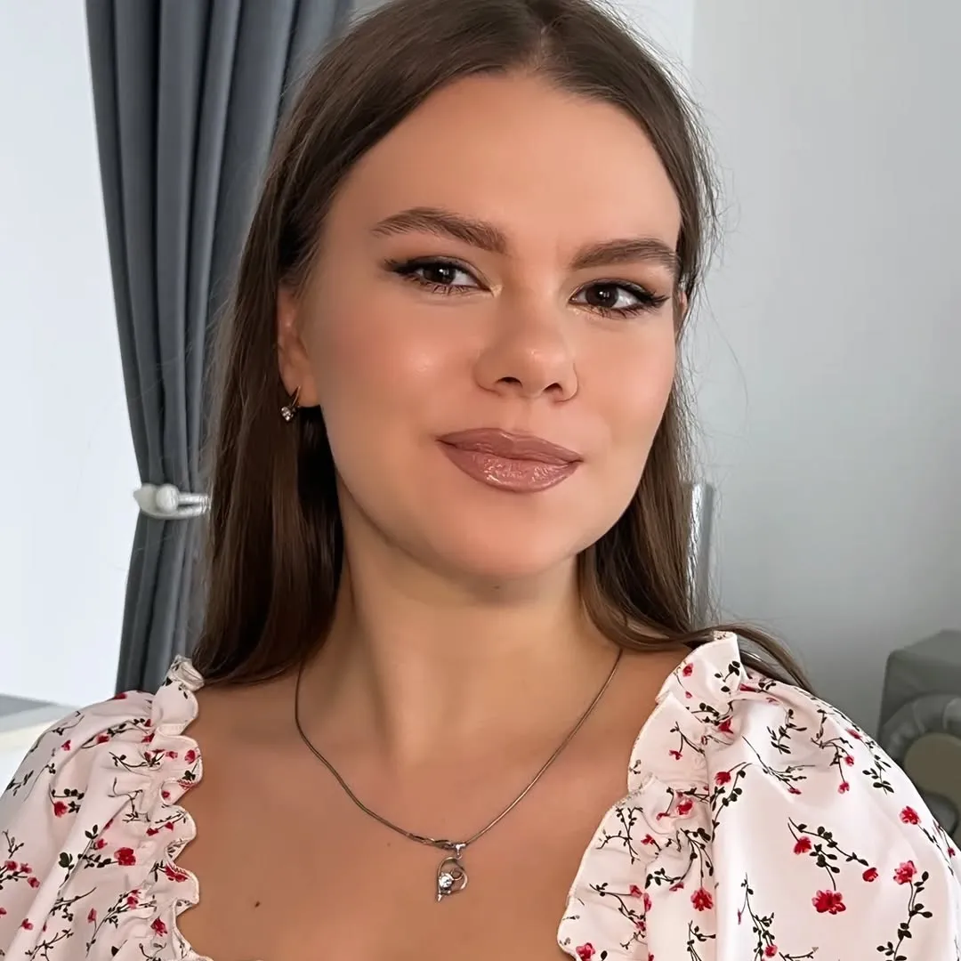 Аліна — власниця салону MERI BEAUTY, майстер-бровіст та візажист